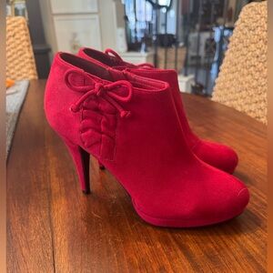 Red Impo Booties with Bow - Size 10
